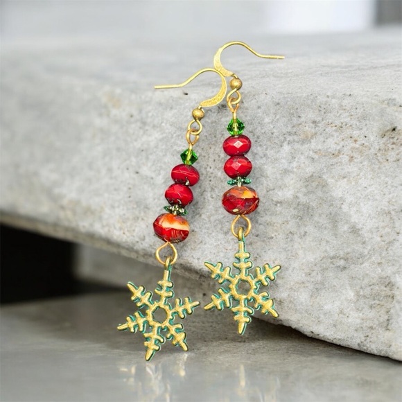 Handcrafted Red & Green Snowflake Earrings - Picture 5 of 10